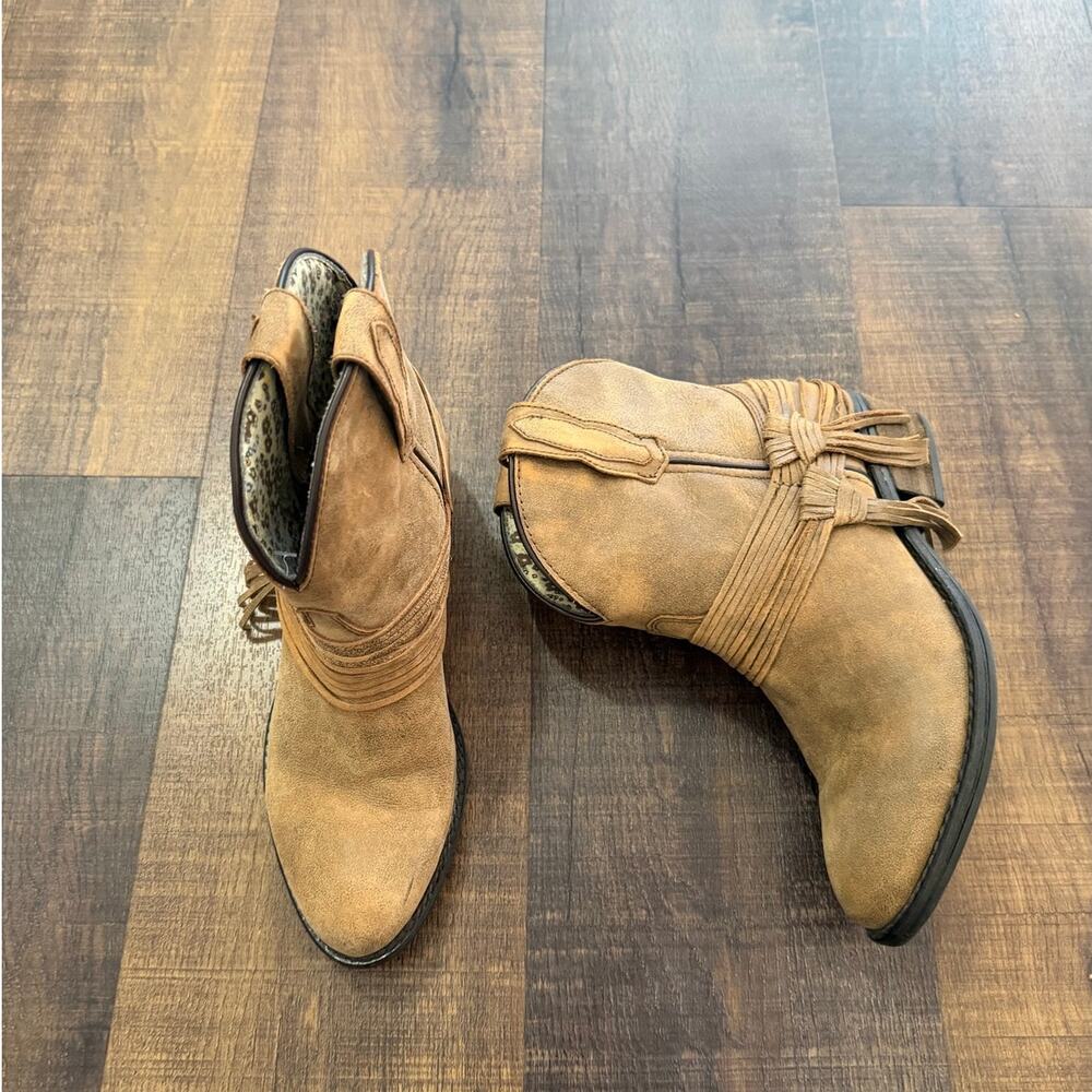 Laredo Western Ankle Boots Tan Suede Leather Size 8M Fringe Strap Cowboy Booties